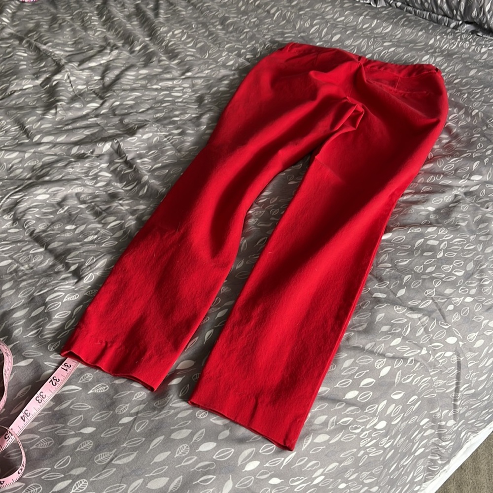 Old Navy pixie, high-rise red pants size 4 - Picture 7 of 7